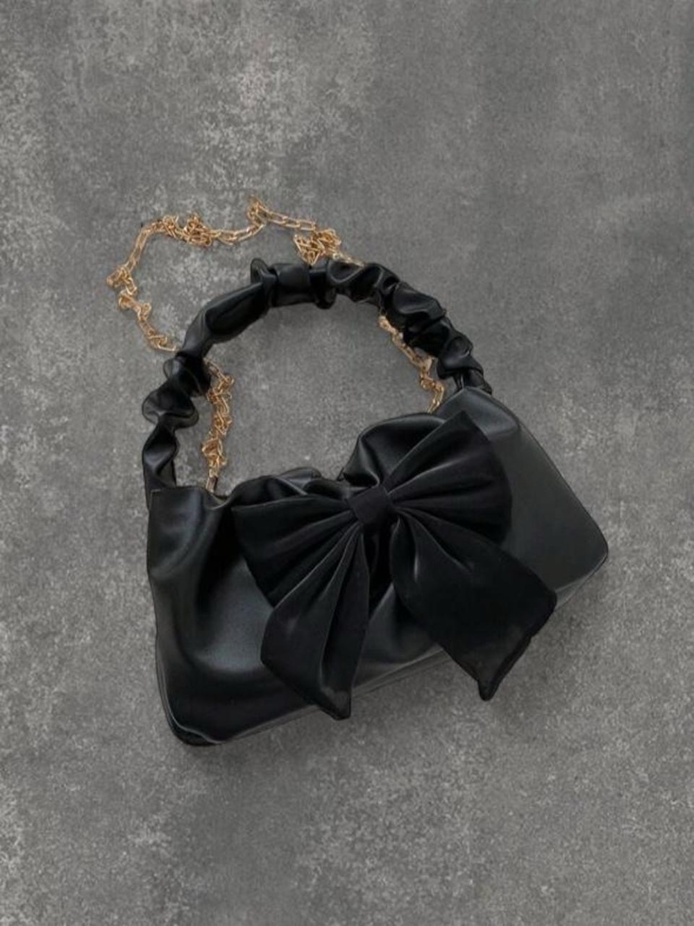 Elegant Black Bow Shoulder Bag with Gold Chain